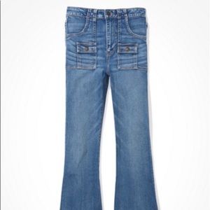 American Eagle Womens Super High Rise Flare Jeans. Size 4 long. Mint condition.